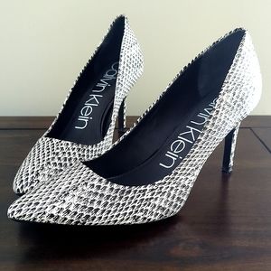 Calvin Klein Gayle Pointy Toe Pump